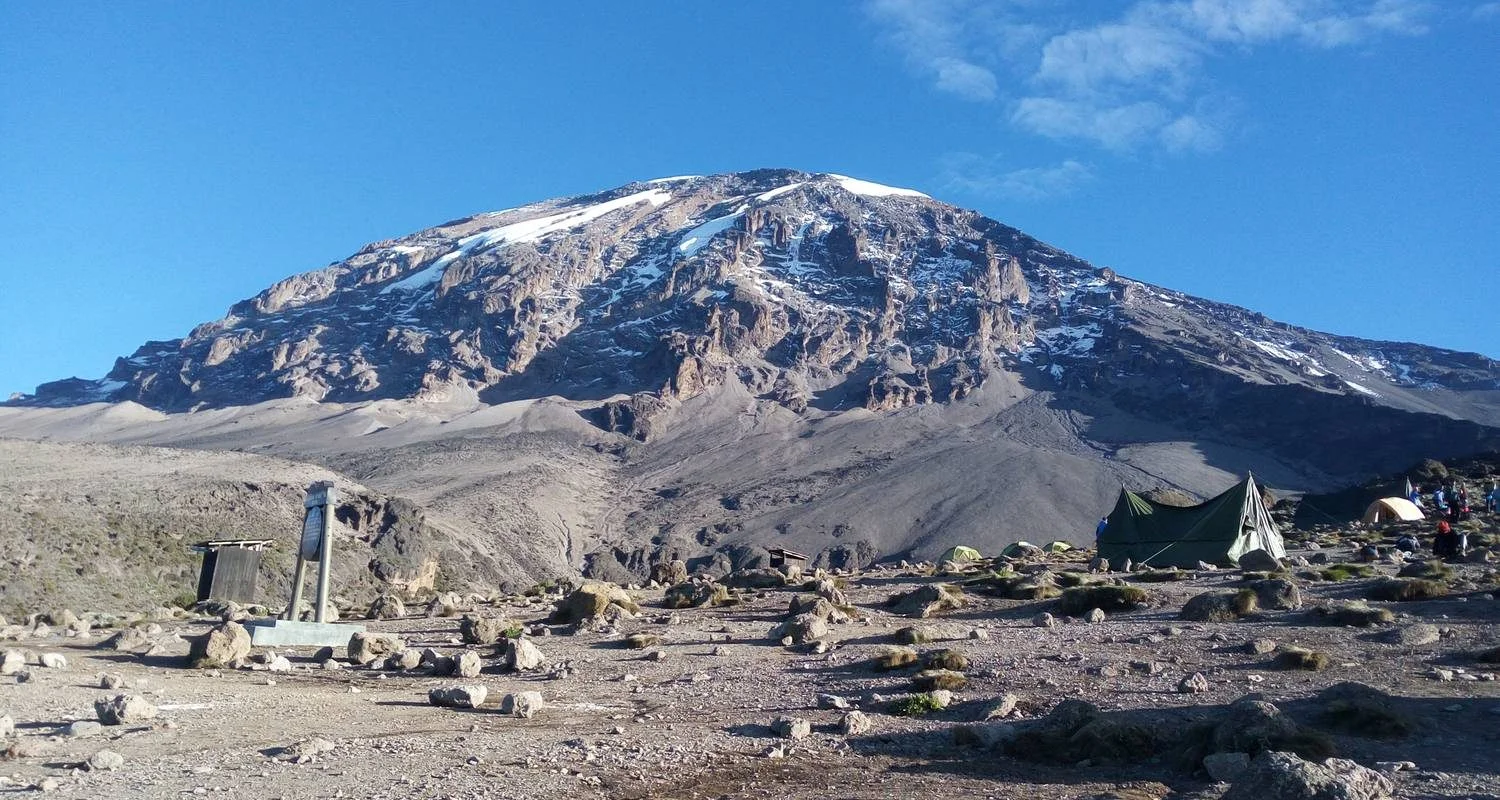 Bush Lion Tours team op de Kilimanjaro